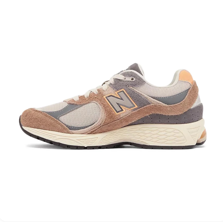 New Balance 2002R – Tan / Castlerock / Apricot