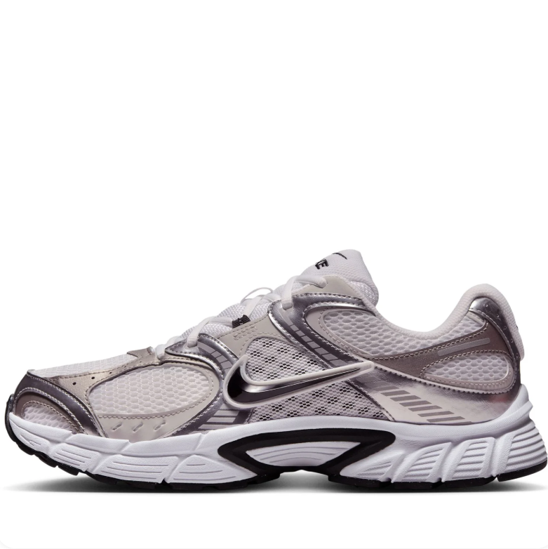 Nike Initiator – White / Metallic Silver / Black