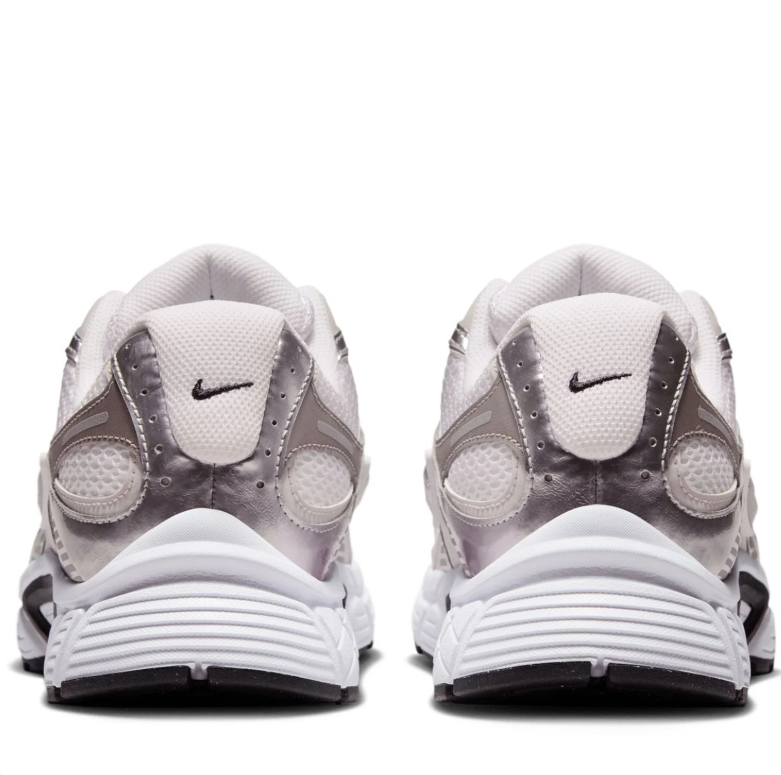 Nike Initiator – White / Metallic Silver / Black