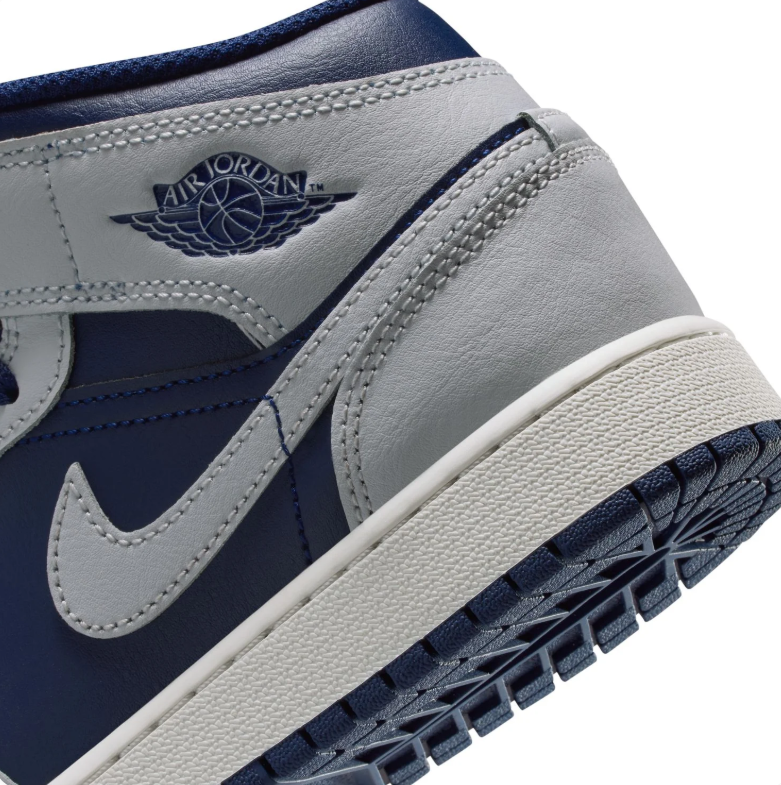 Air Jordan 1 Mid – Navy Blue / Wolf Grey