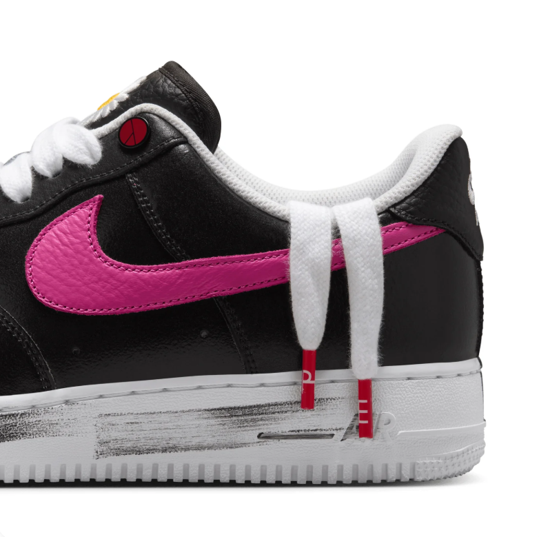 Nike Air Force 1 Low – Black / Pink Swoosh