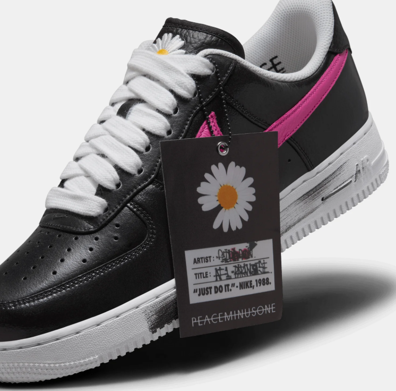 Nike Air Force 1 Low – Black / Pink Swoosh